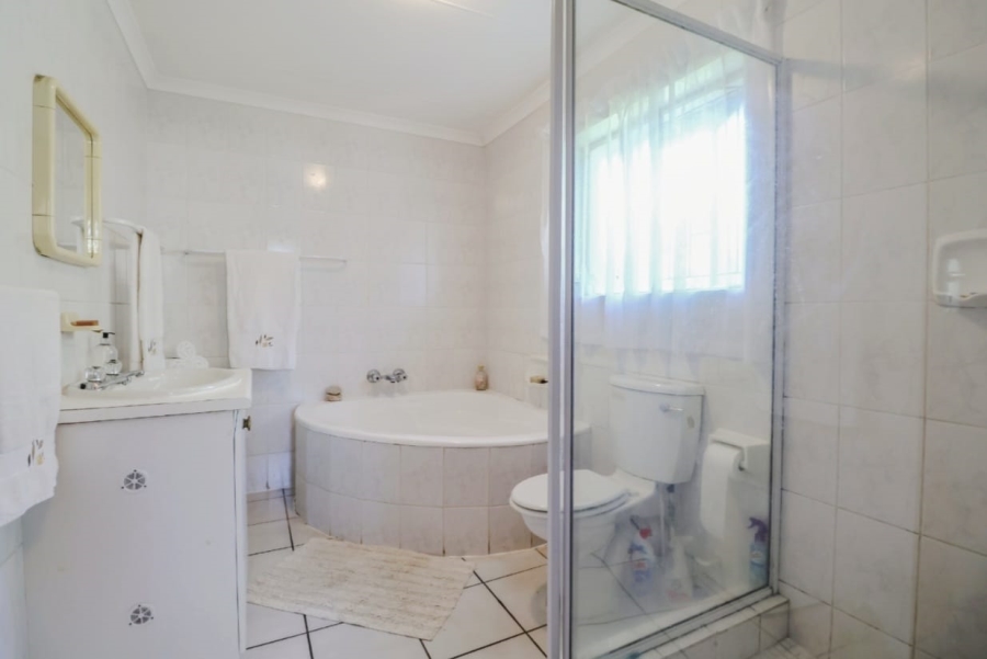4 Bedroom Property for Sale in Groenvallei Western Cape